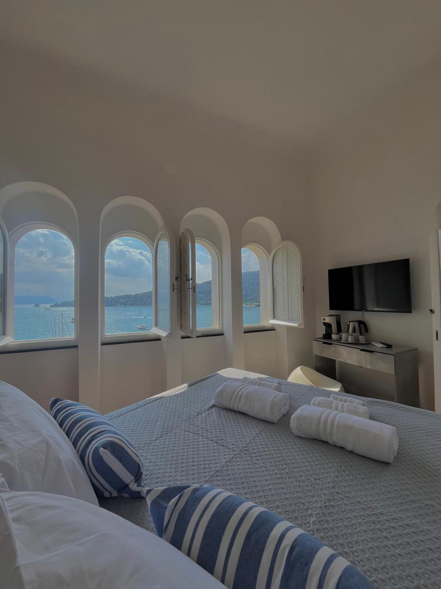 Le Finestre Veneris Hotel Porto Venere Bagian luar foto